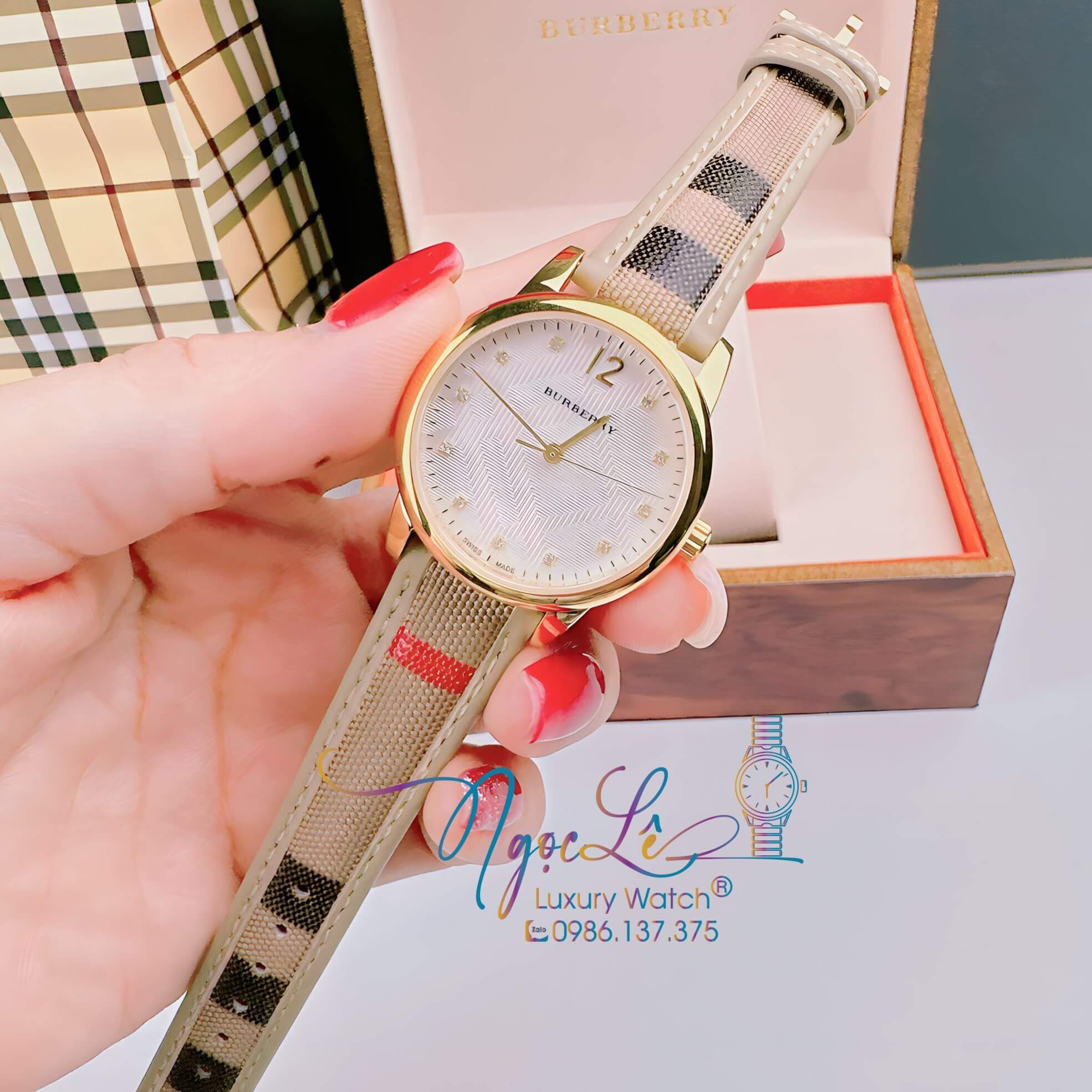 Đồng Hồ Burberry Nữ Dây Da Kẻ Sọc Caro Màu Nude Vỏ Vàng Size 32mm