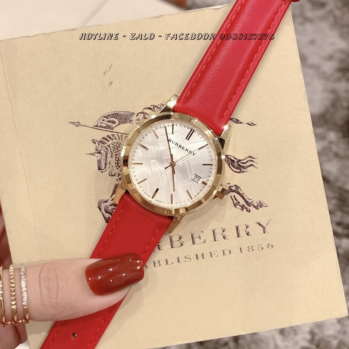 Đồng Hồ Burberry Nữ Dây Da Đỏ Mặt Gạch 34mm Gold