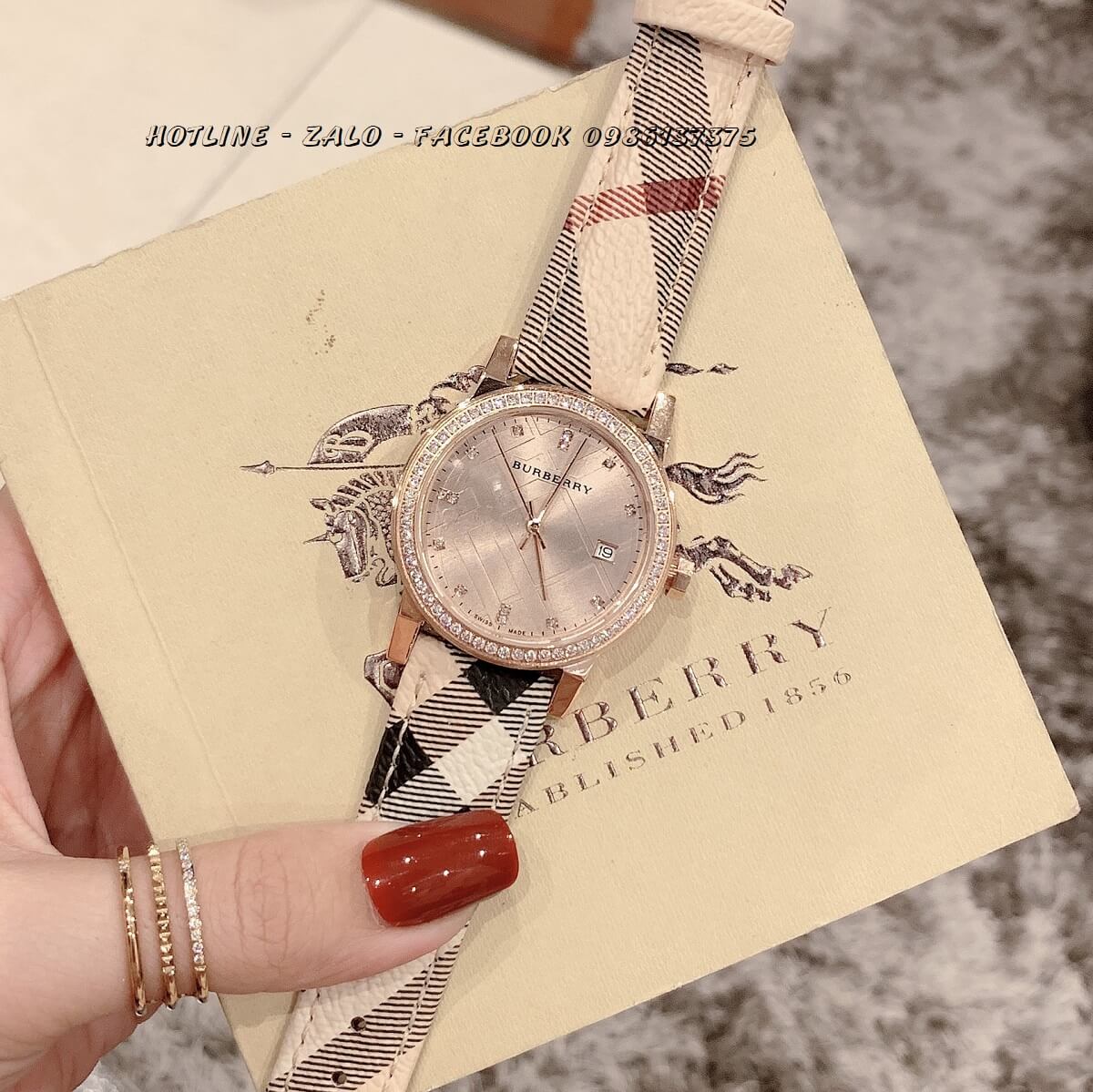 Đồng Hồ Burberry Nữ Dây Da Caro Đính Đá 34mm Rose Gold