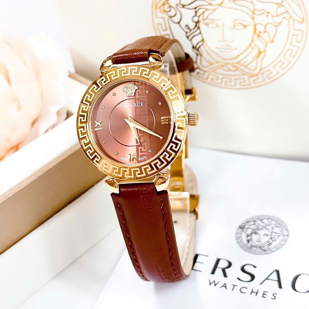 Đồng Hồ Cao Cấp Nữ - Đồng Hồ Versace Daphnis Dây Da Màu Nâu Vỏ Vàng Size 36mm