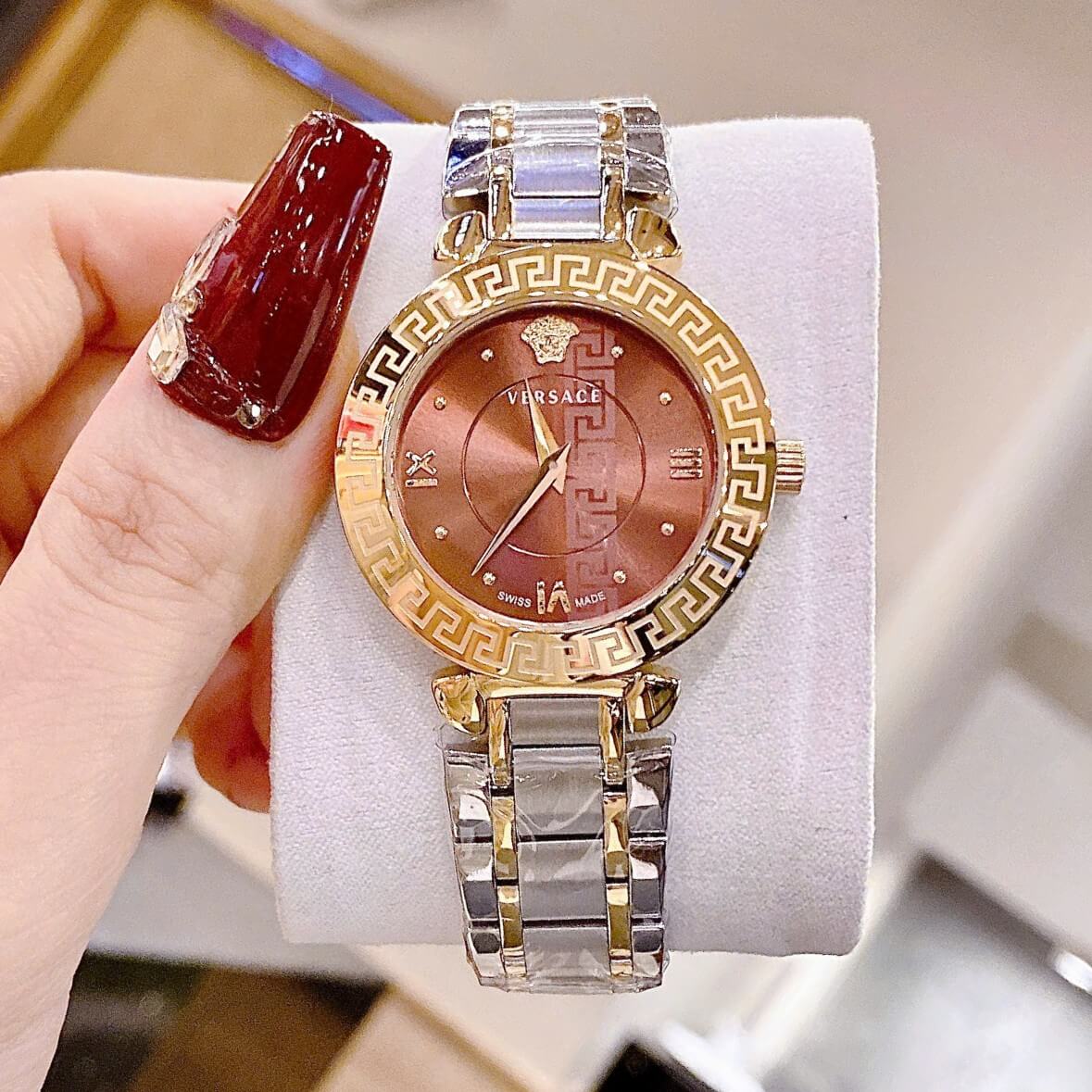 Đồng Hồ Cao Cấp Nữ - Đồng Hồ Versace Daphnis Dây Kim Loại Demi Vàng Mặt Nâu Size 35mm