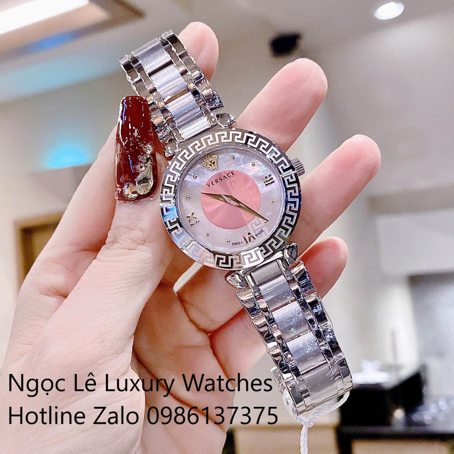 Đồng Hồ Cao Cấp Nữ - Đồng Hồ Versace Daphnis Dây Kim Loại Màu Bạc Mặt Hồng Size 35mm