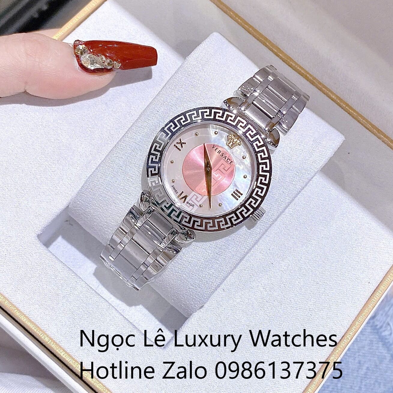 Đồng Hồ Cao Cấp Nữ - Đồng Hồ Versace Daphnis Dây Kim Loại Màu Bạc Mặt Hồng Size 35mm