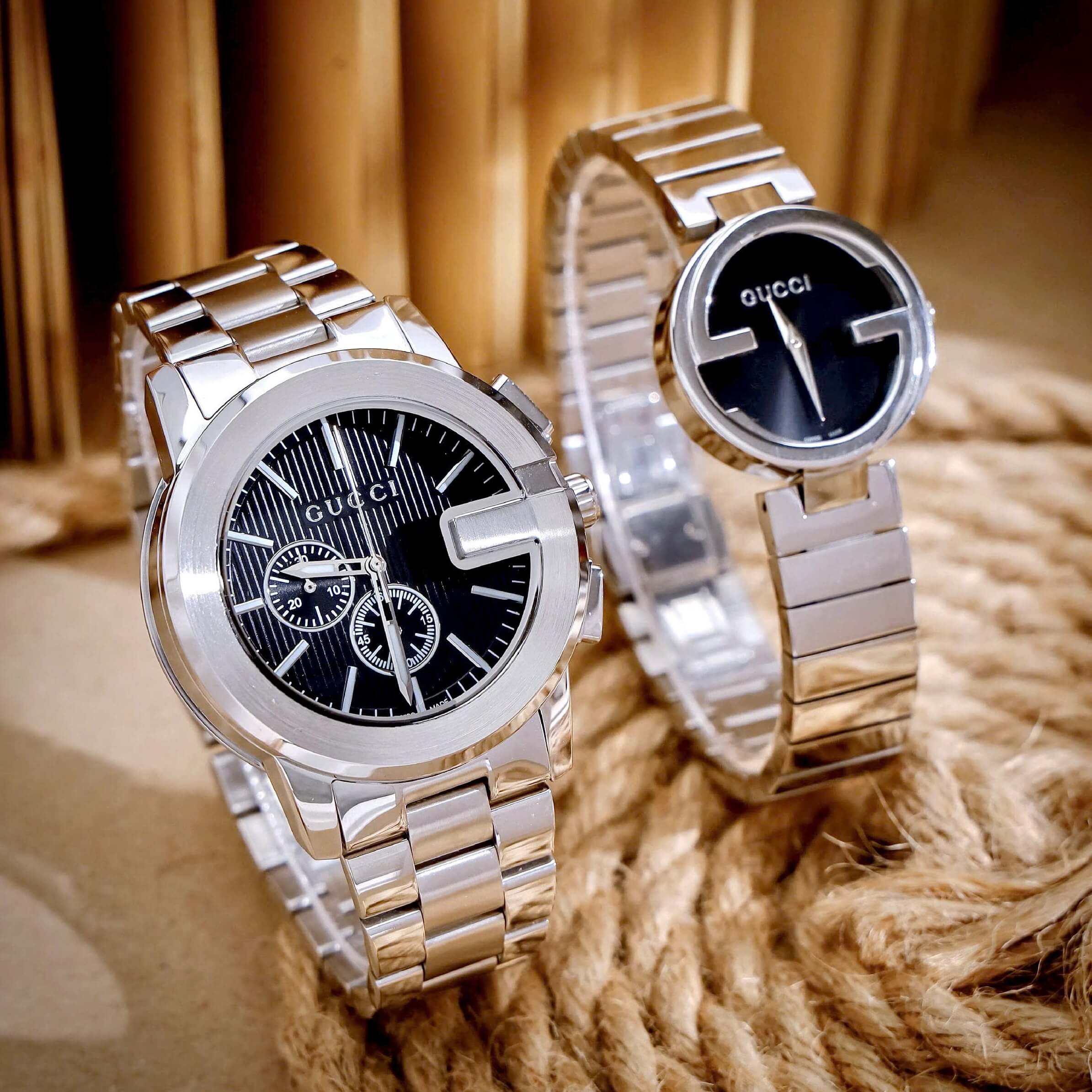 Đồng Hồ Cặp Gucci Dây Kim Loại Bạc Mặt Đen Cao Cấp Nam 44mm Nữ 29mm