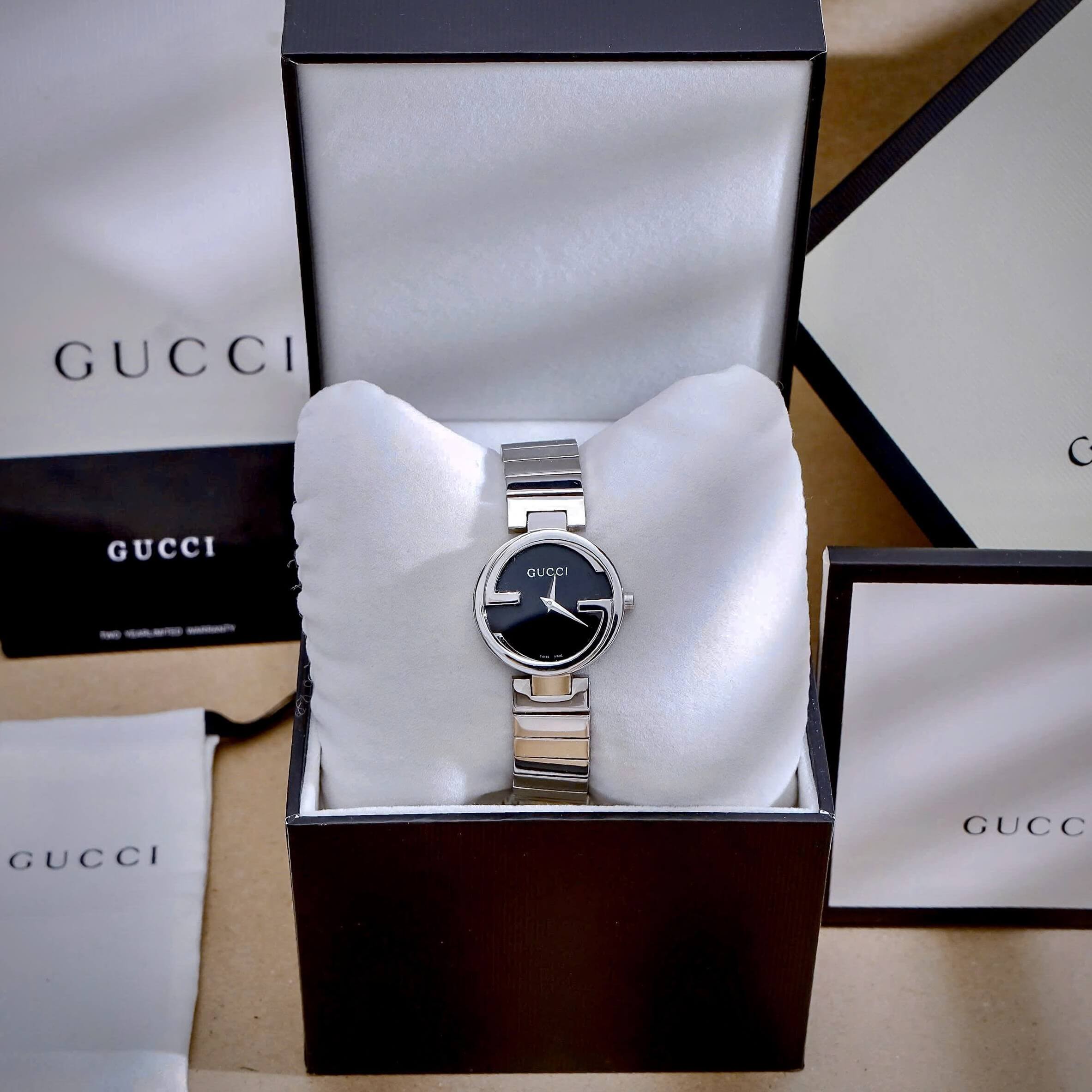 Đồng Hồ Cặp Gucci Dây Kim Loại Bạc Mặt Đen Cao Cấp Nam 44mm Nữ 29mm