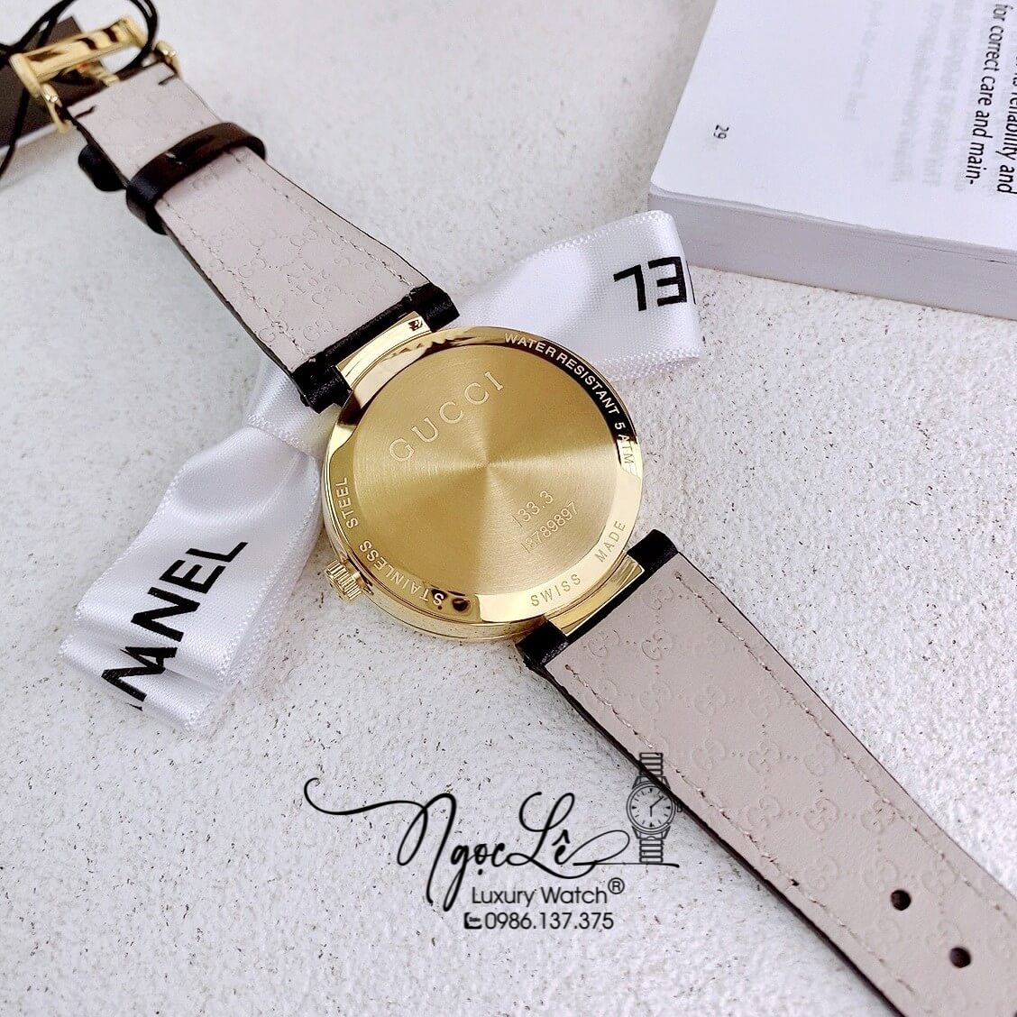 Đồng Hồ Nữ Gucci Dây Da Đen Mặt Đen Vỏ Vàng Cao Cấp Size 36mm Máy Quartz