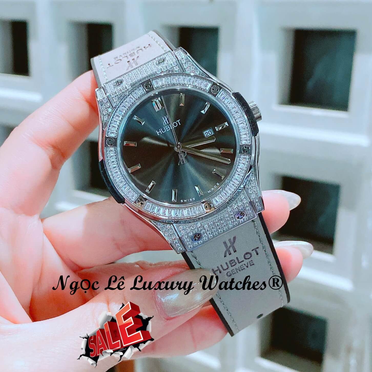 Đồng Hồ Cặp Hublot Classic Fusion Dây Da Xám Đính Đá Vỏ Thép Silver Size 41mm - 34mm Quartz