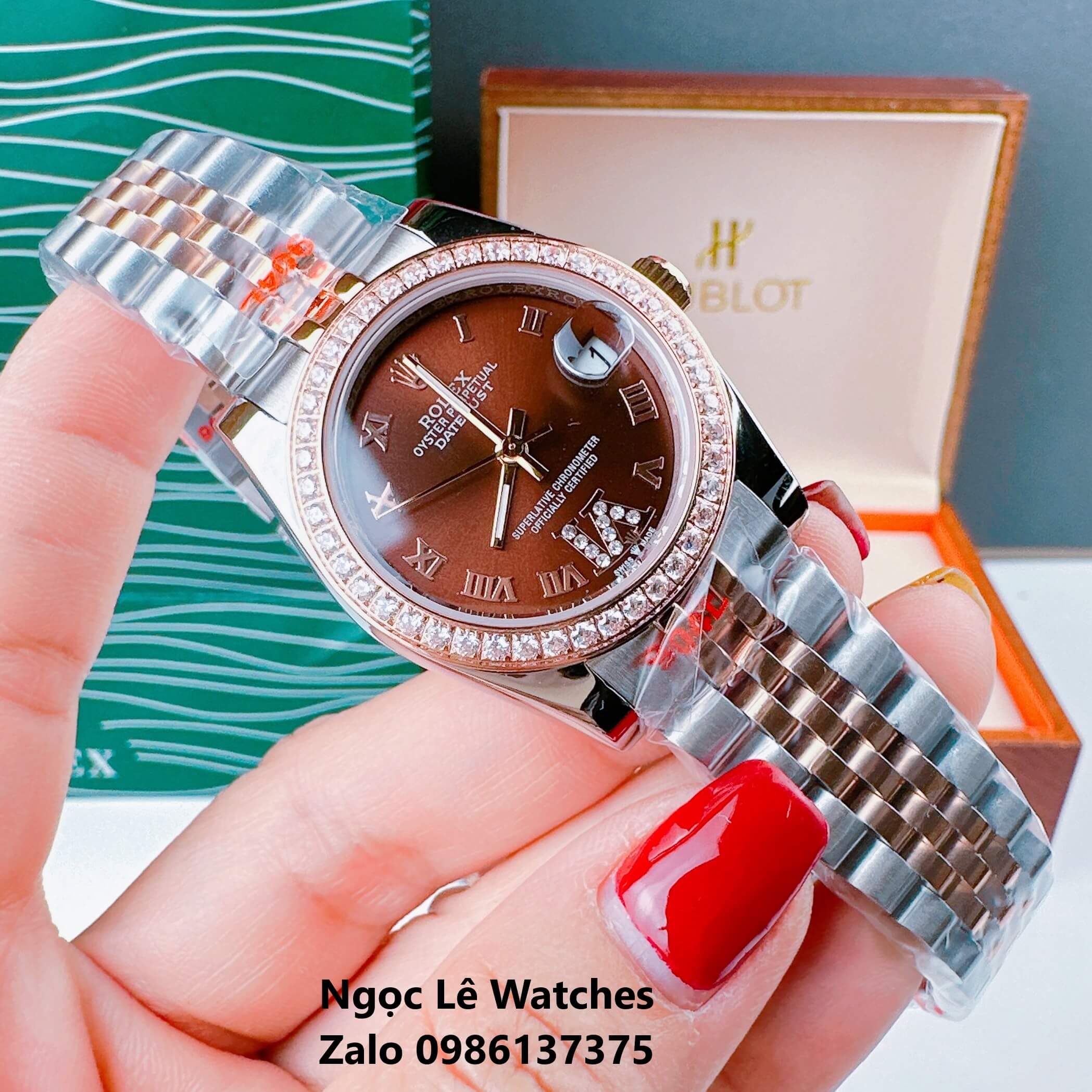 Đồng Hồ Cặp Rolex Datejust Máy Pin Demi Rose Mặt Nâu Viền Đá Size 36mm - 31mm