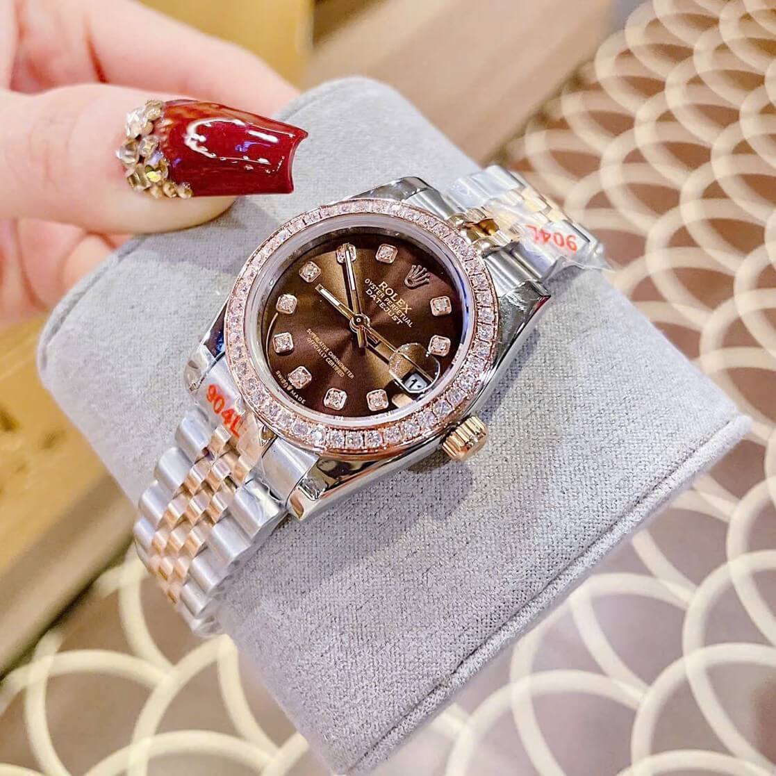 Đồng Hồ Cặp Rolex Datejust Máy Pin Nam Nữ Màu Demi Rose Mặt Nâu Viền Đá Size 41mm - 31mm