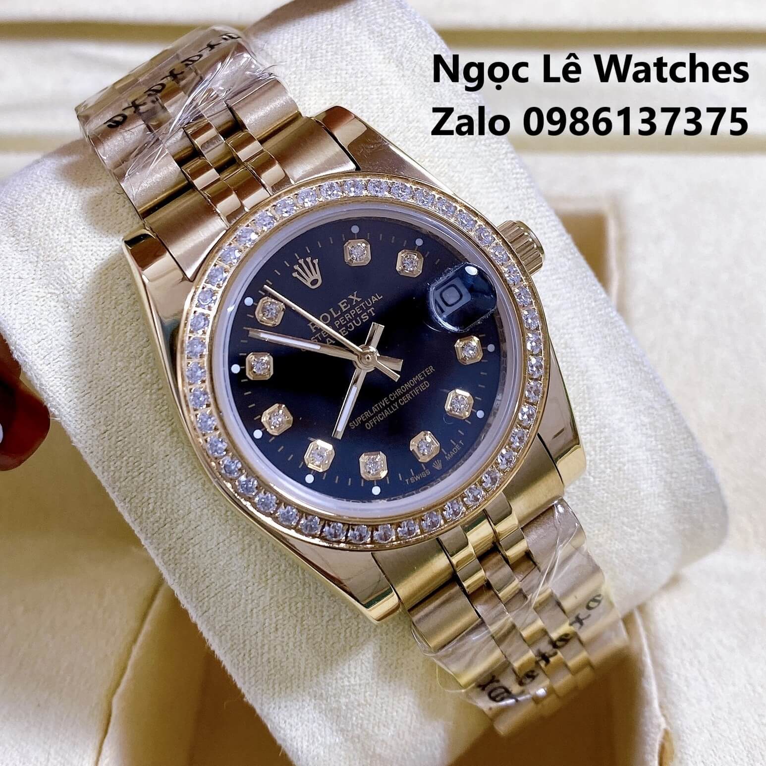 Đồng Hồ Cặp Rolex Datejust Pin Màu Vàng Mặt Đen Viền Đá Size 36mm - 31mm