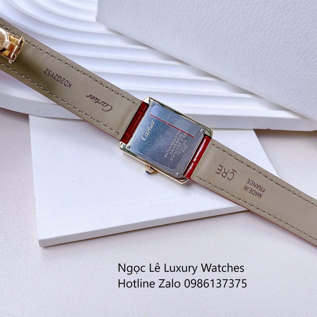 Đồng Hồ Cartier Nữ Dây Da Đỏ Mặt Chữ Nhật Số La Mã Kim Xanh Vỏ Gold Size 24x33mm