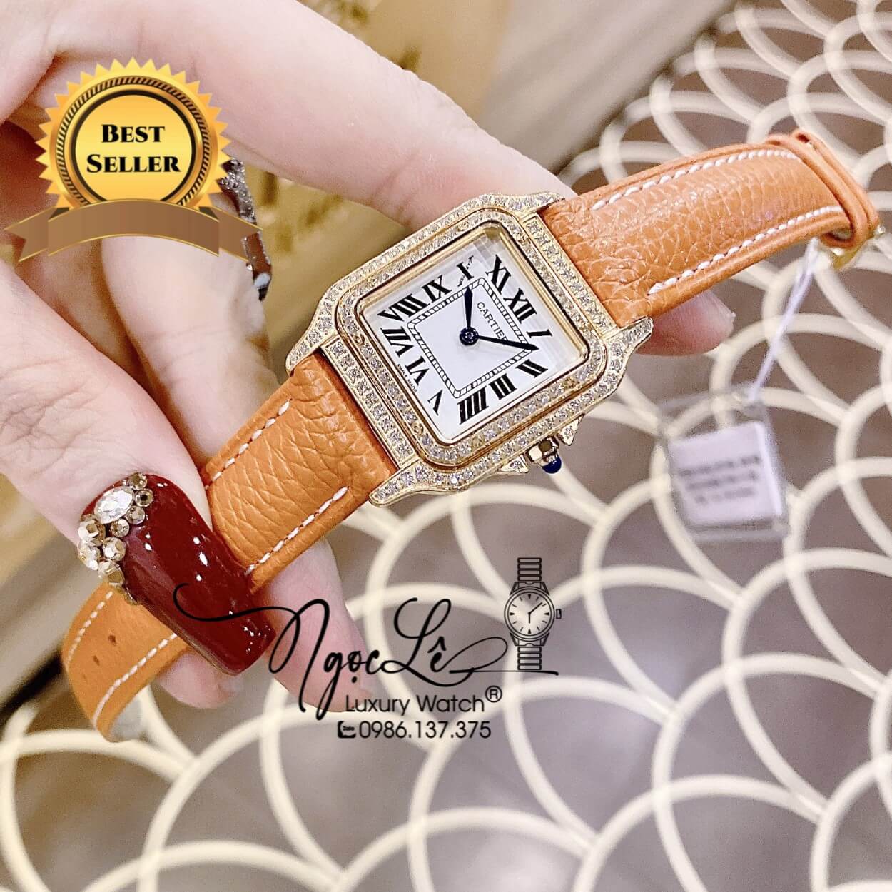 Đồng Hồ Nữ Cartier Santos De Dây Da Nâu Mặt Vuông Đính Đá Size 24x33mm Máy Pin Thụy - Vỏ Gold