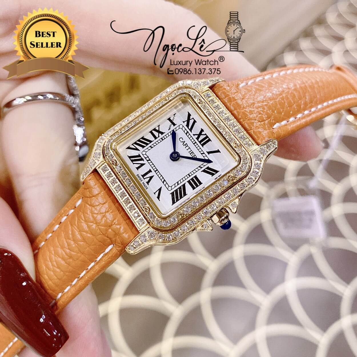 Đồng Hồ Nữ Cartier Santos De Dây Da Nâu Mặt Vuông Đính Đá Size 24x33mm Máy Pin Thụy - Vỏ Gold