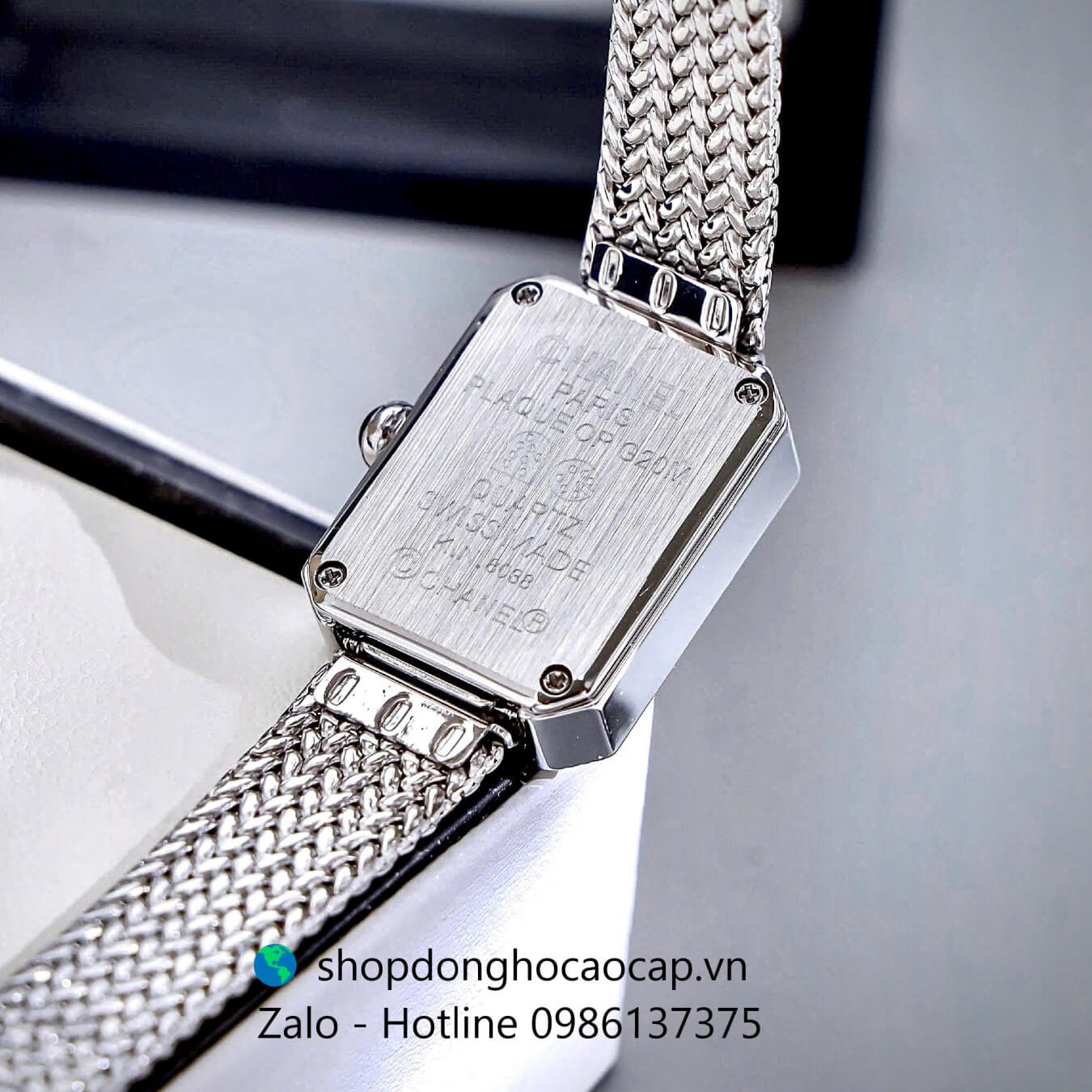 Đồng hồ Chanel Boy Friend dây mesh bạc mặt trắng khảm xà cừ size 20x26mm - Quartz