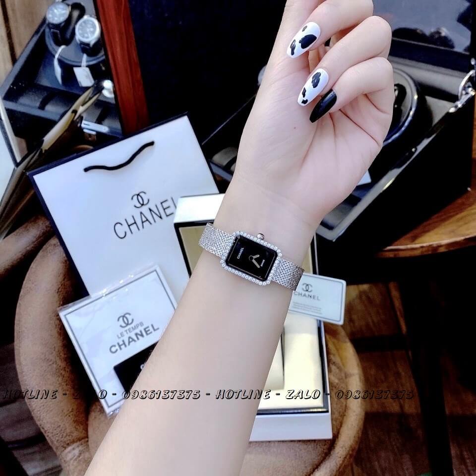 Đồng Hồ Nữ Chanel Boy Friend Diamond Mặt Đen 20x28mm