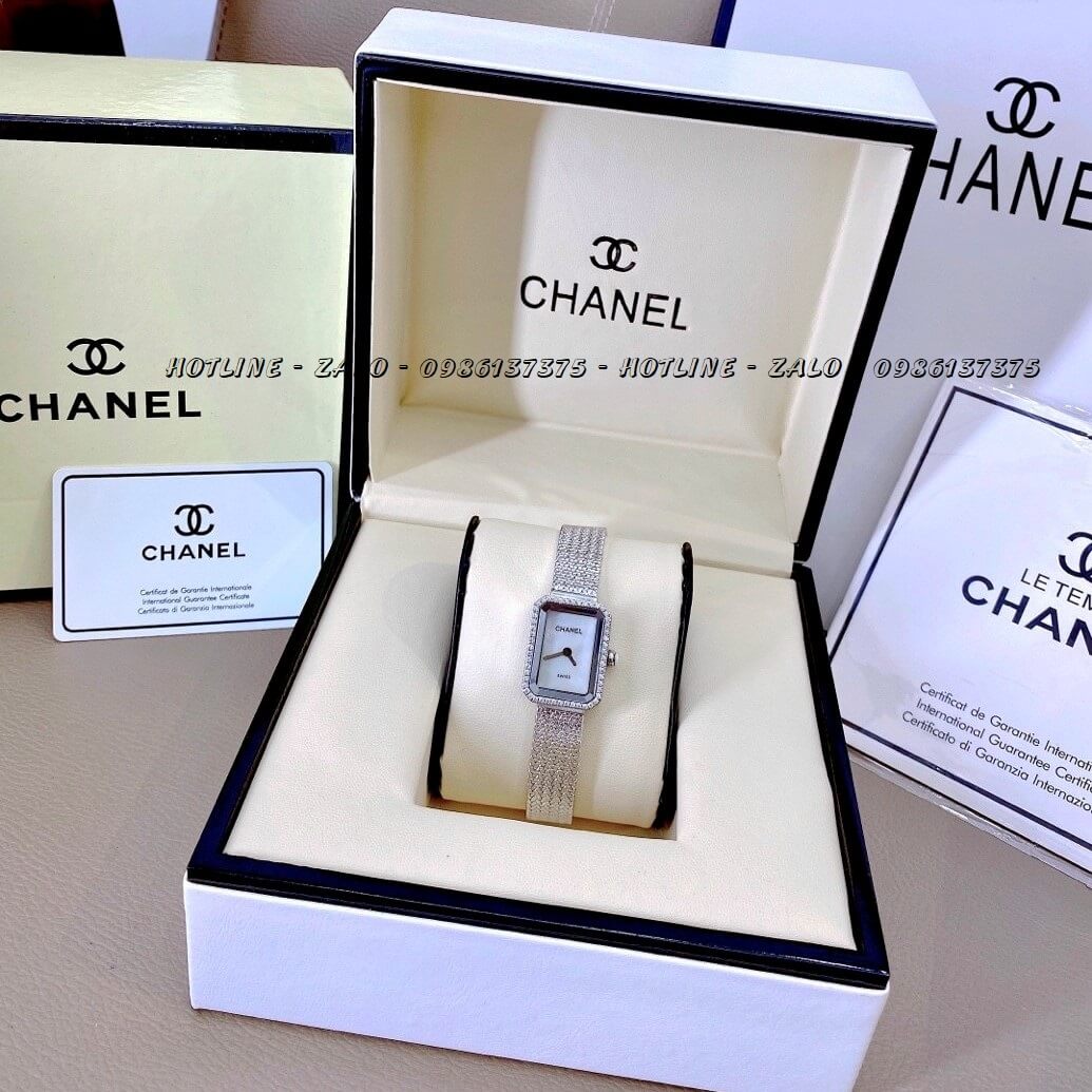 Đồng Hồ Nữ Chanel Boy Friend Diamond Mặt Trắng 20x28mm