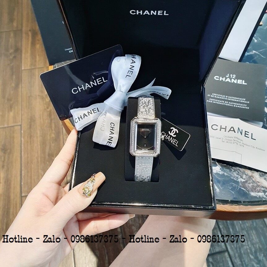 Đồng Hồ Chanel Boy Friend Diamond Nữ Bạc Mặt Đen 25x32mm