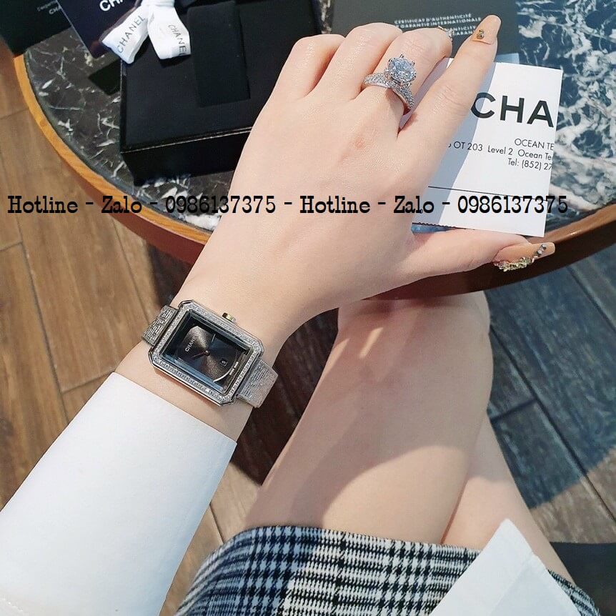 Đồng Hồ Chanel Boy Friend Diamond Nữ Bạc Mặt Đen 25x32mm