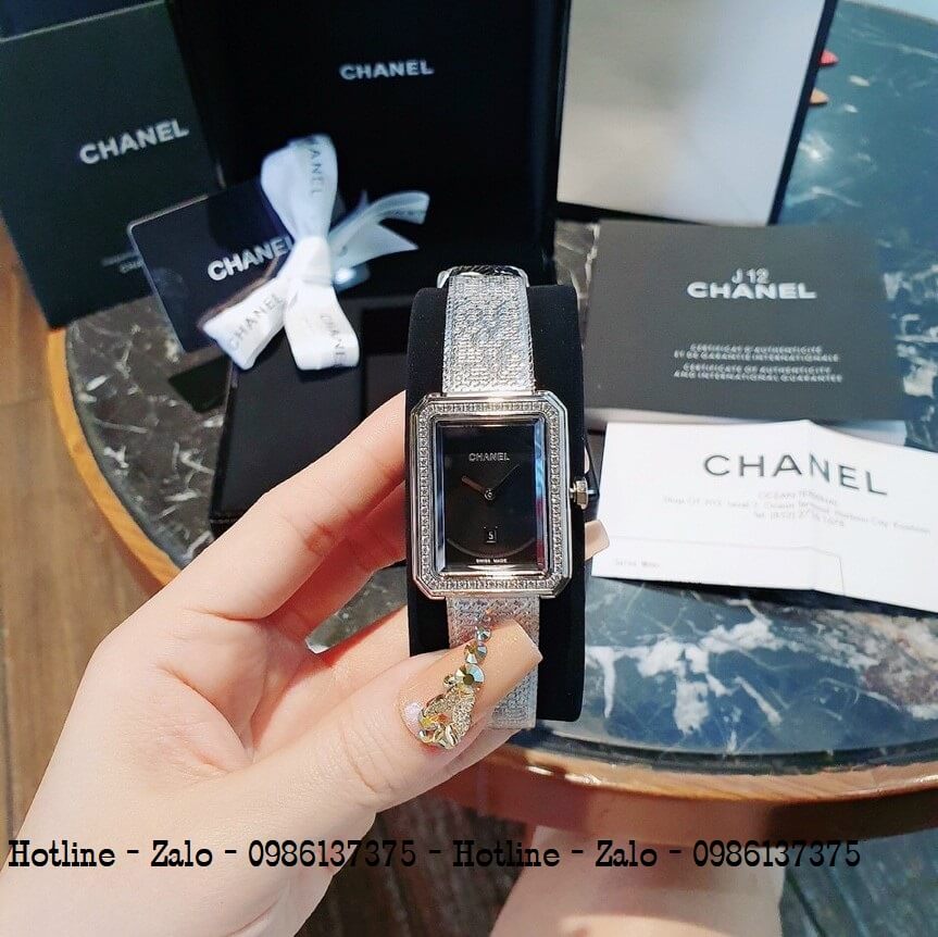 Đồng Hồ Chanel Boy Friend Diamond Nữ Bạc Mặt Đen 25x32mm