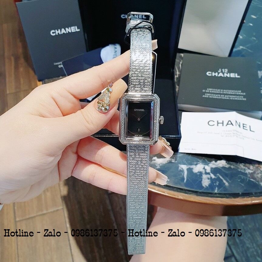 Đồng Hồ Chanel Boy Friend Diamond Nữ Bạc Mặt Đen 25x32mm