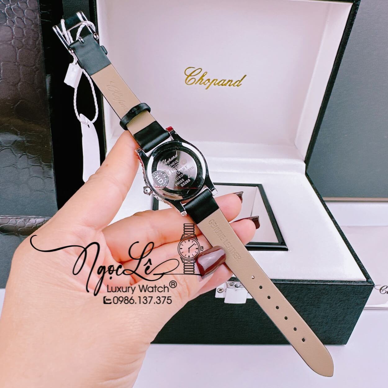 Đồng Hồ Chopard Nữ Dây Da Lụa Màu Đen Vỏ Silver Đính Full Đá Trên Mặt Size 31mm