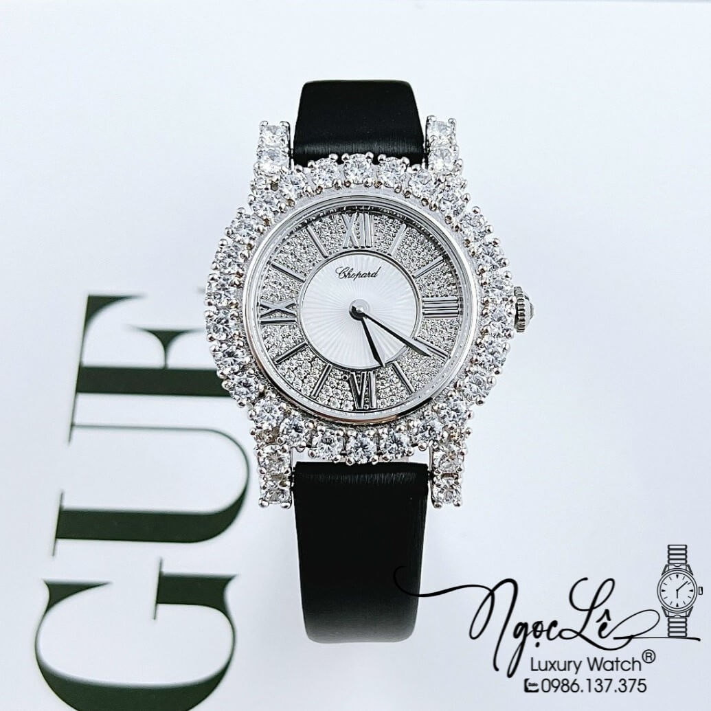 Đồng Hồ Chopard Nữ Dây Da Lụa Màu Đen Vỏ Silver Đính Full Đá Trên Mặt Size 31mm