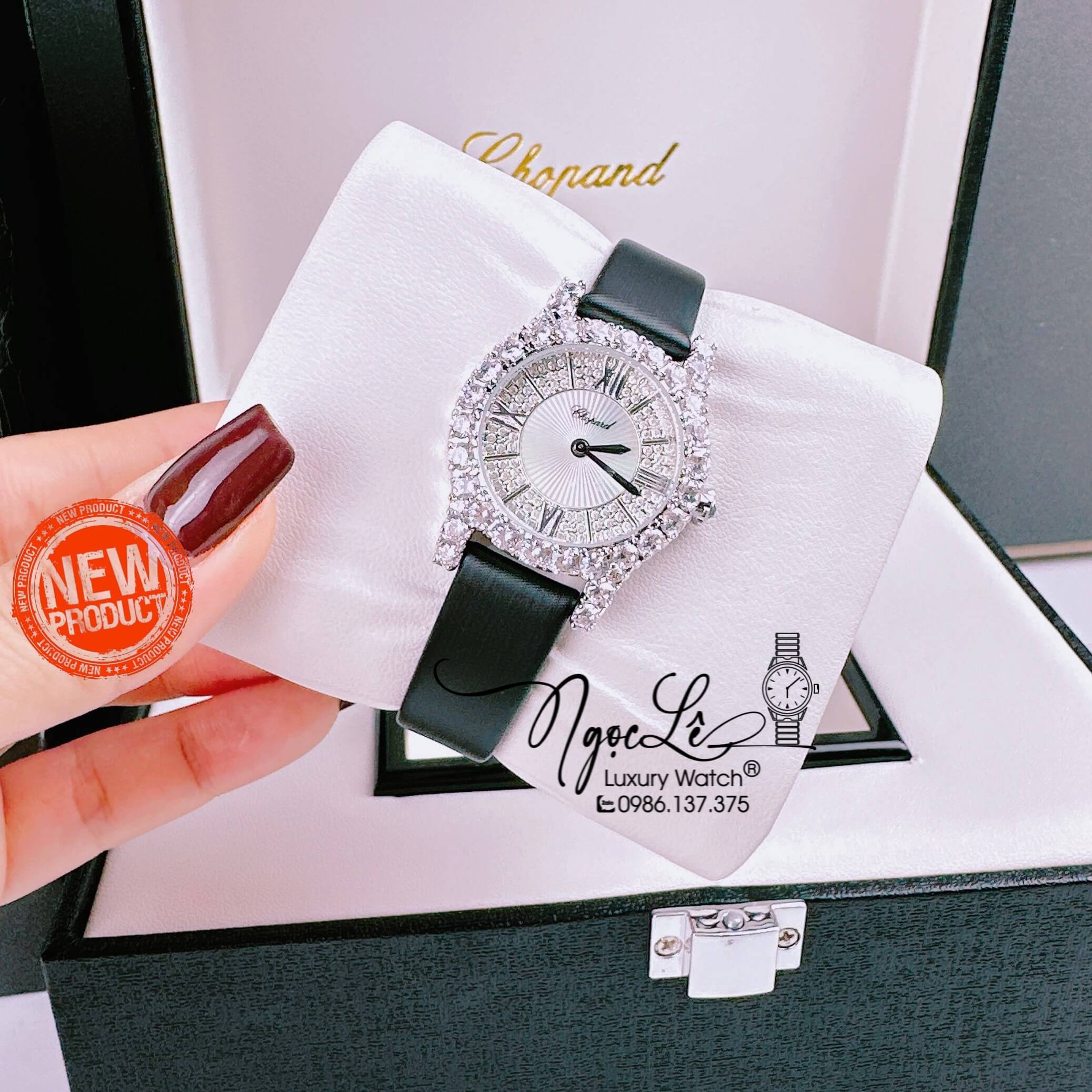 Đồng Hồ Chopard Nữ Dây Da Lụa Màu Đen Vỏ Silver Đính Full Đá Trên Mặt Size 31mm