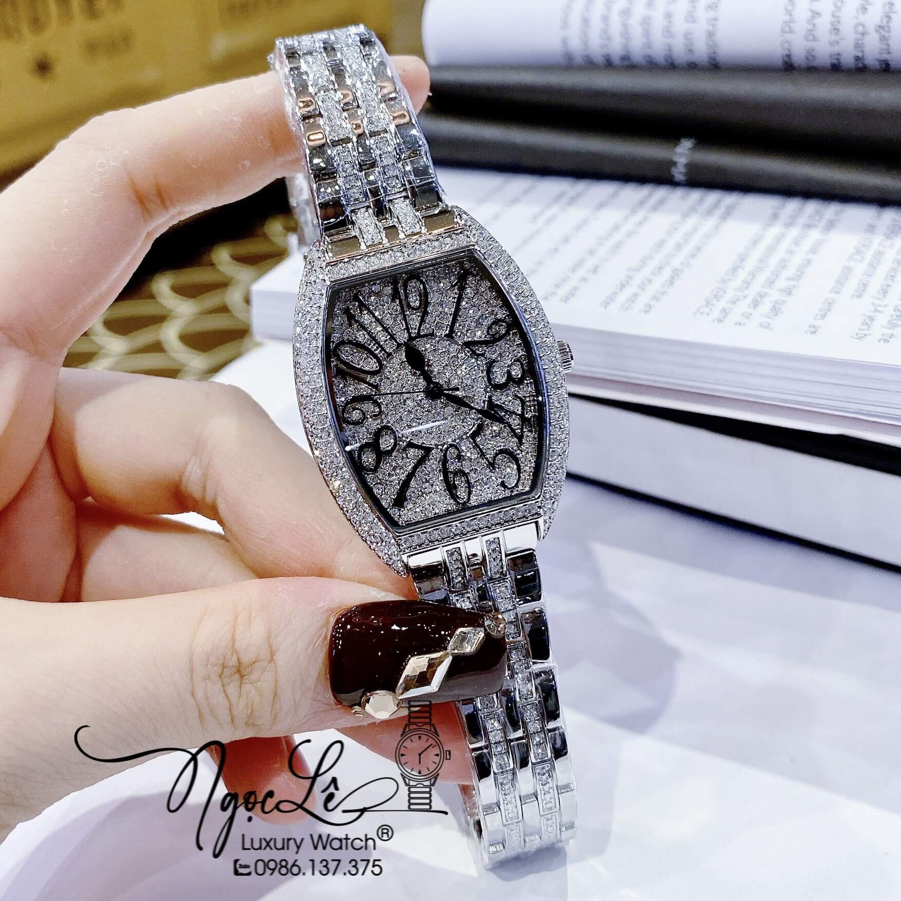 Đồng Hồ Chopard Nữ Dây Kim Loại Silver Mặt Chữ Nhật Đính Đá Size 34mm Siêu Cấp