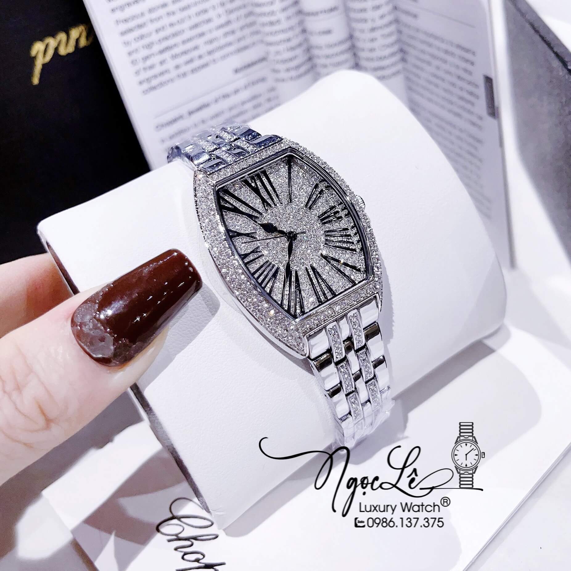 Đồng Hồ Chopard Nữ Dây Kim Loại Silver Mặt Chữ Nhật Đính Đá Size 34mm Siêu Cấp