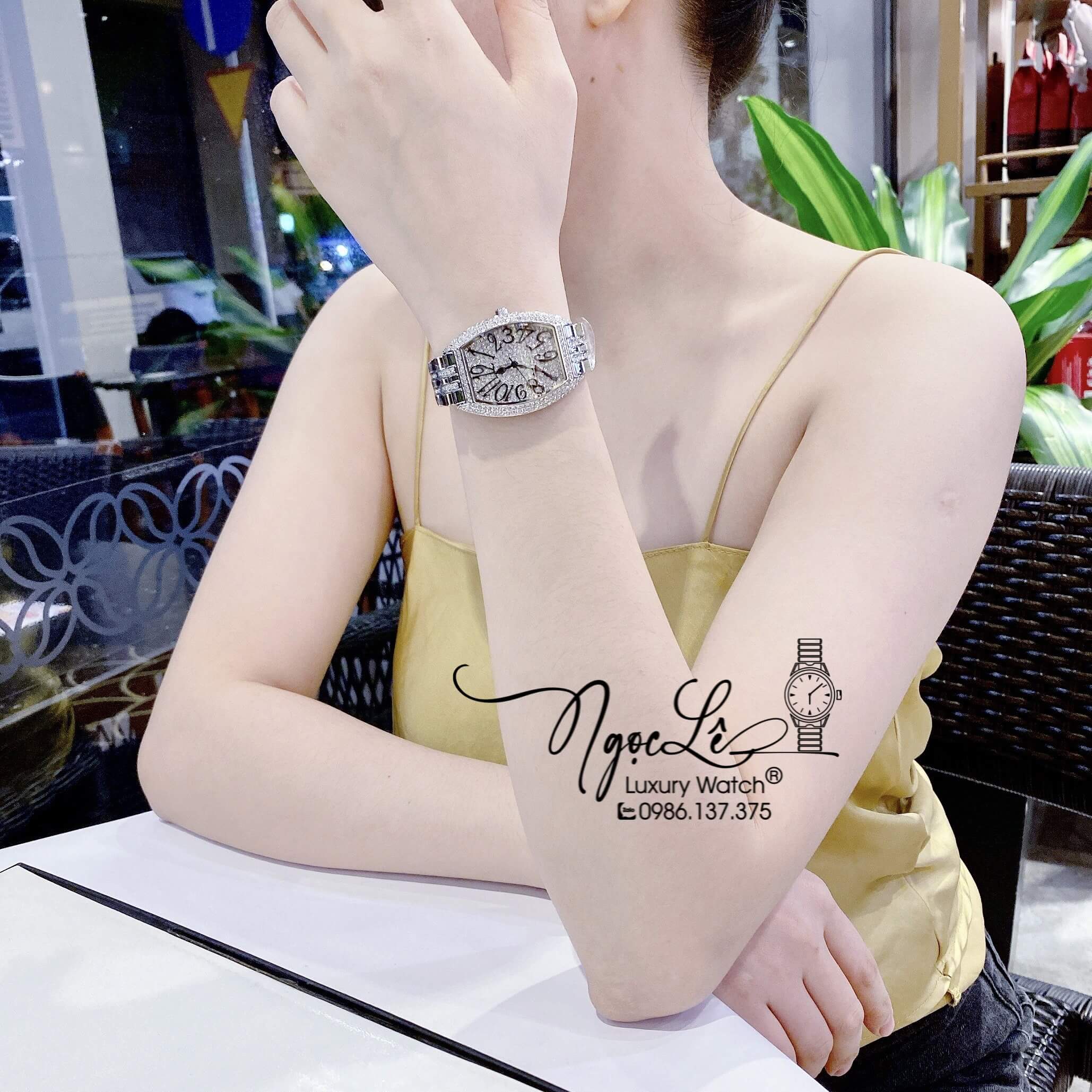 Đồng Hồ Chopard Nữ Dây Kim Loại Silver Mặt Chữ Nhật Đính Đá Size 34mm Siêu Cấp