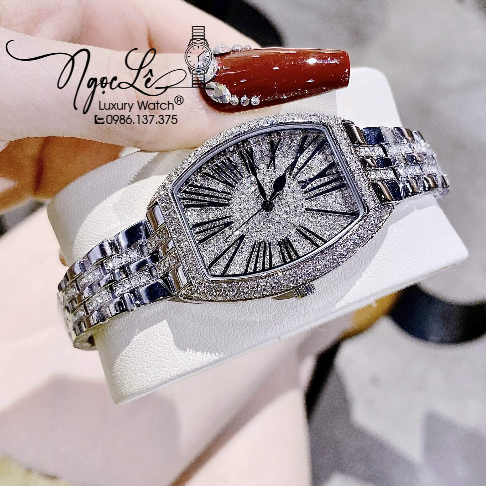 Đồng Hồ Chopard Nữ Dây Kim Loại Silver Mặt Chữ Nhật Đính Đá Size 34mm Siêu Cấp