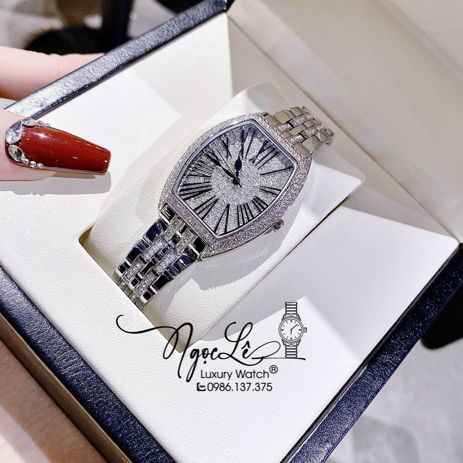 Đồng Hồ Chopard Nữ Dây Kim Loại Silver Mặt Chữ Nhật Đính Đá Size 34mm Siêu Cấp