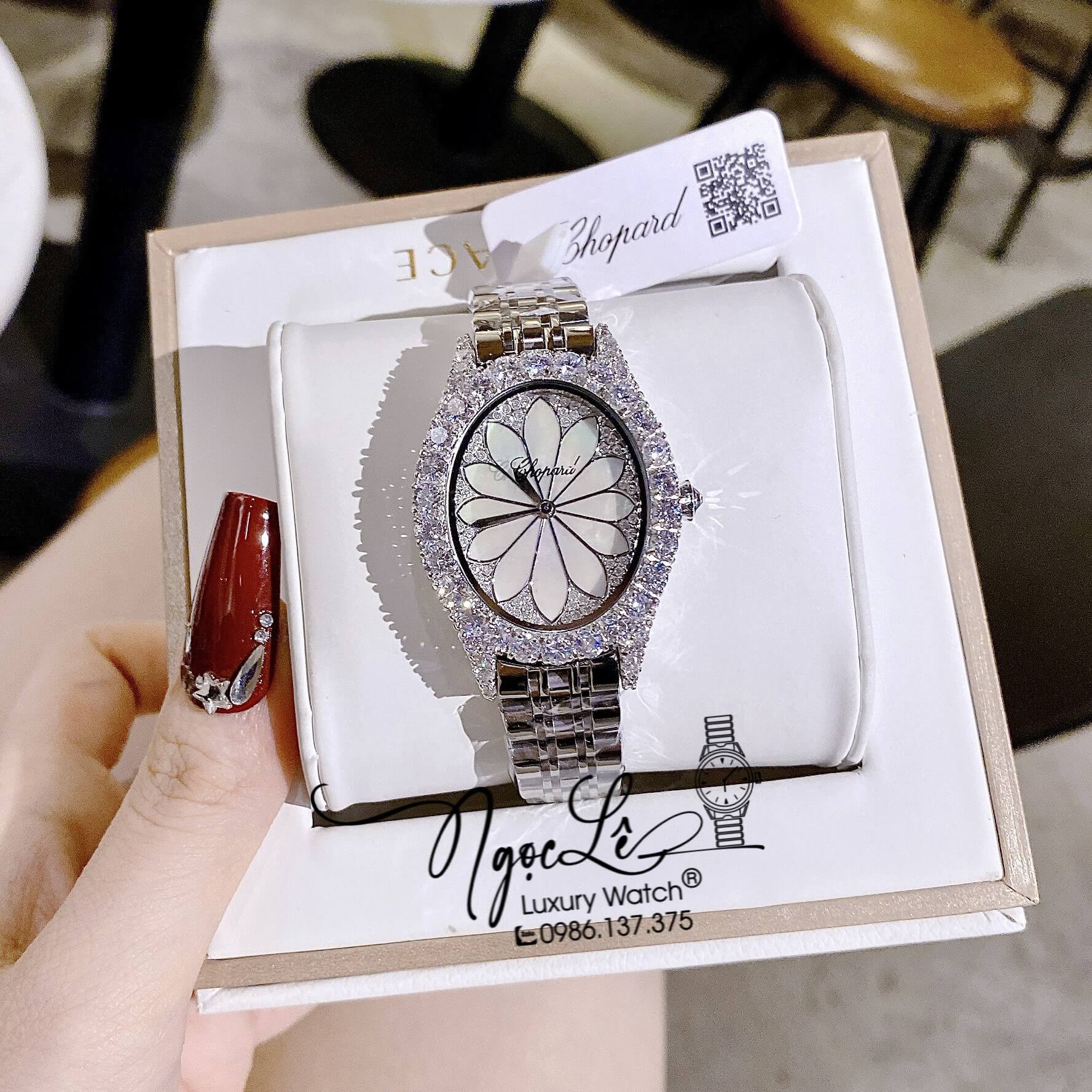 Đồng Hồ Chopard Nữ Mặt Oval Họa Tiết Hoa Xà Cừ Dây Kim Loại Màu Đính Đá Size 34mm