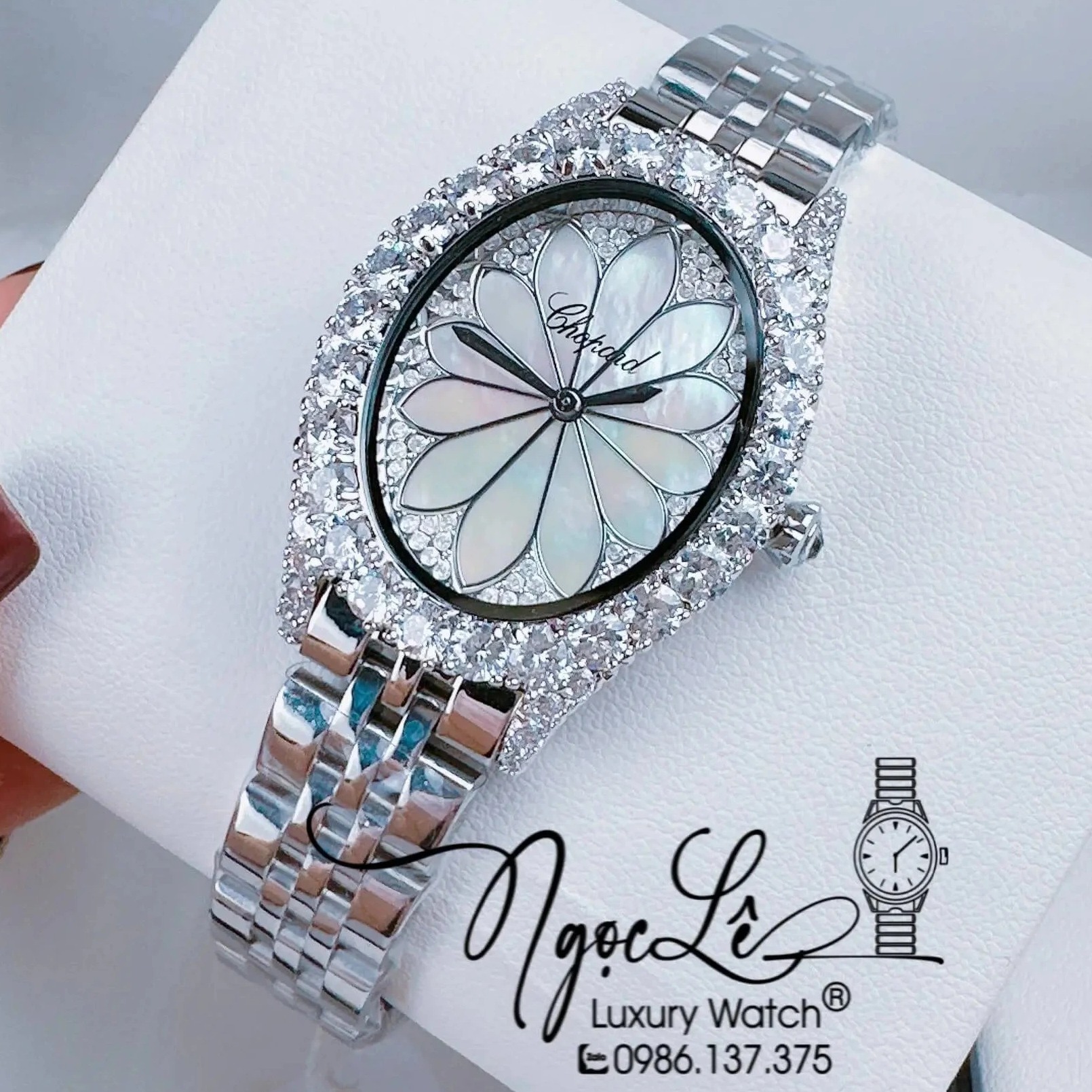 Đồng Hồ Chopard Nữ Mặt Oval Họa Tiết Hoa Xà Cừ Dây Kim Loại Màu Đính Đá Size 34mm