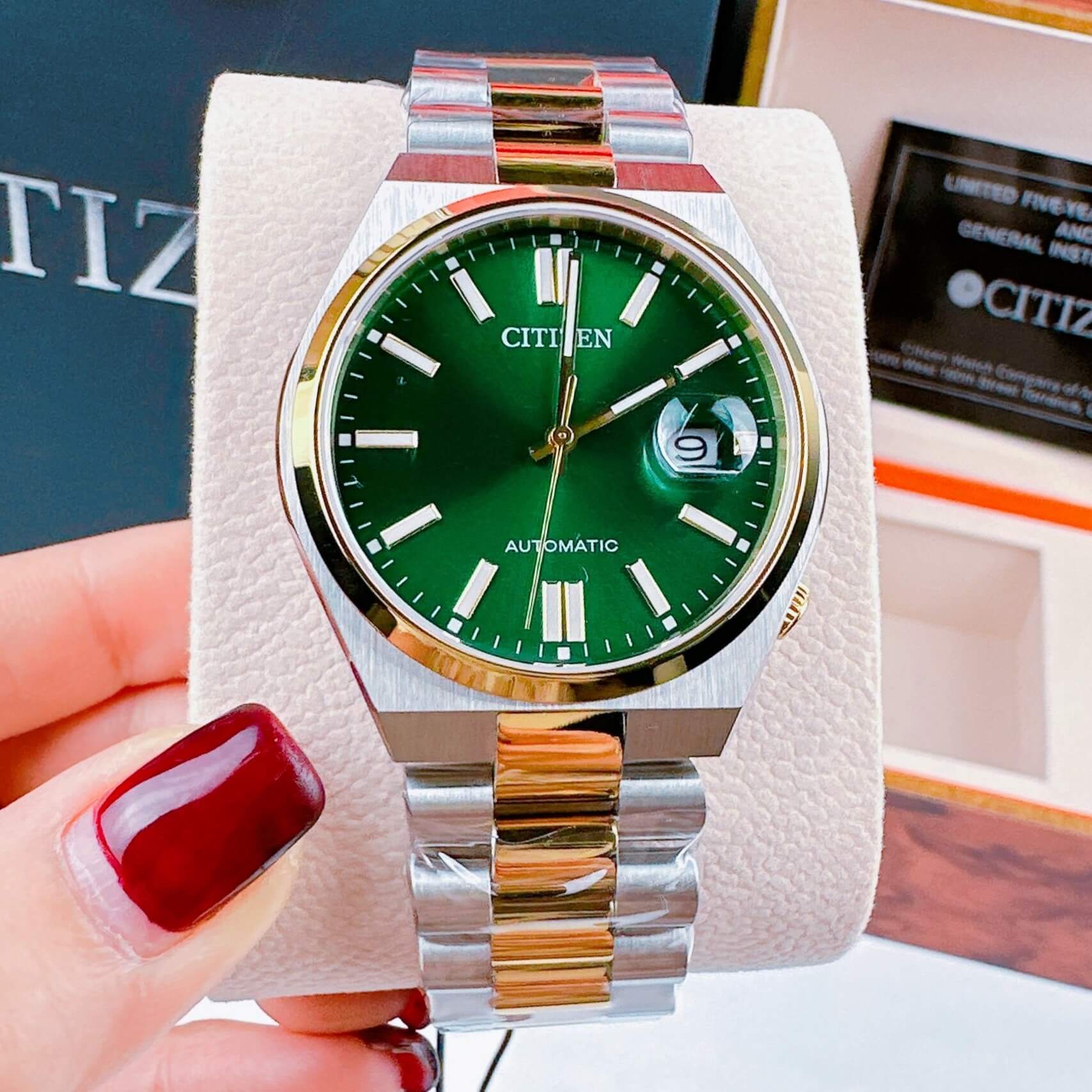 Đồng Hồ Nam Citizen Tự Động Dây Kim Loại Demi Vàng Mặt Xanh Lá Size 39mm