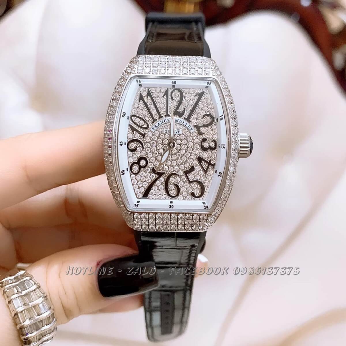 Đồng Hồ Franck Muller Nữ Dây Da Silicon Đen Mặt Full Đá Silver 42x32mm