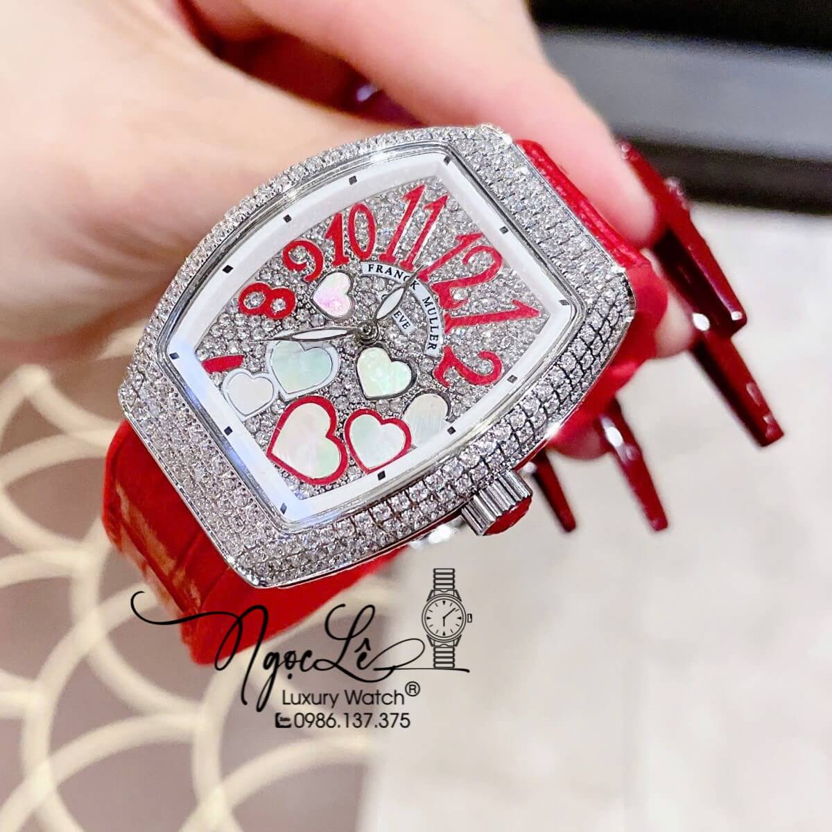 Đồng Hồ Franck Muller Nữ Dây Cao Su Bọc Da Màu Đỏ Đính Đá Mix Trái Tim Size 33mm