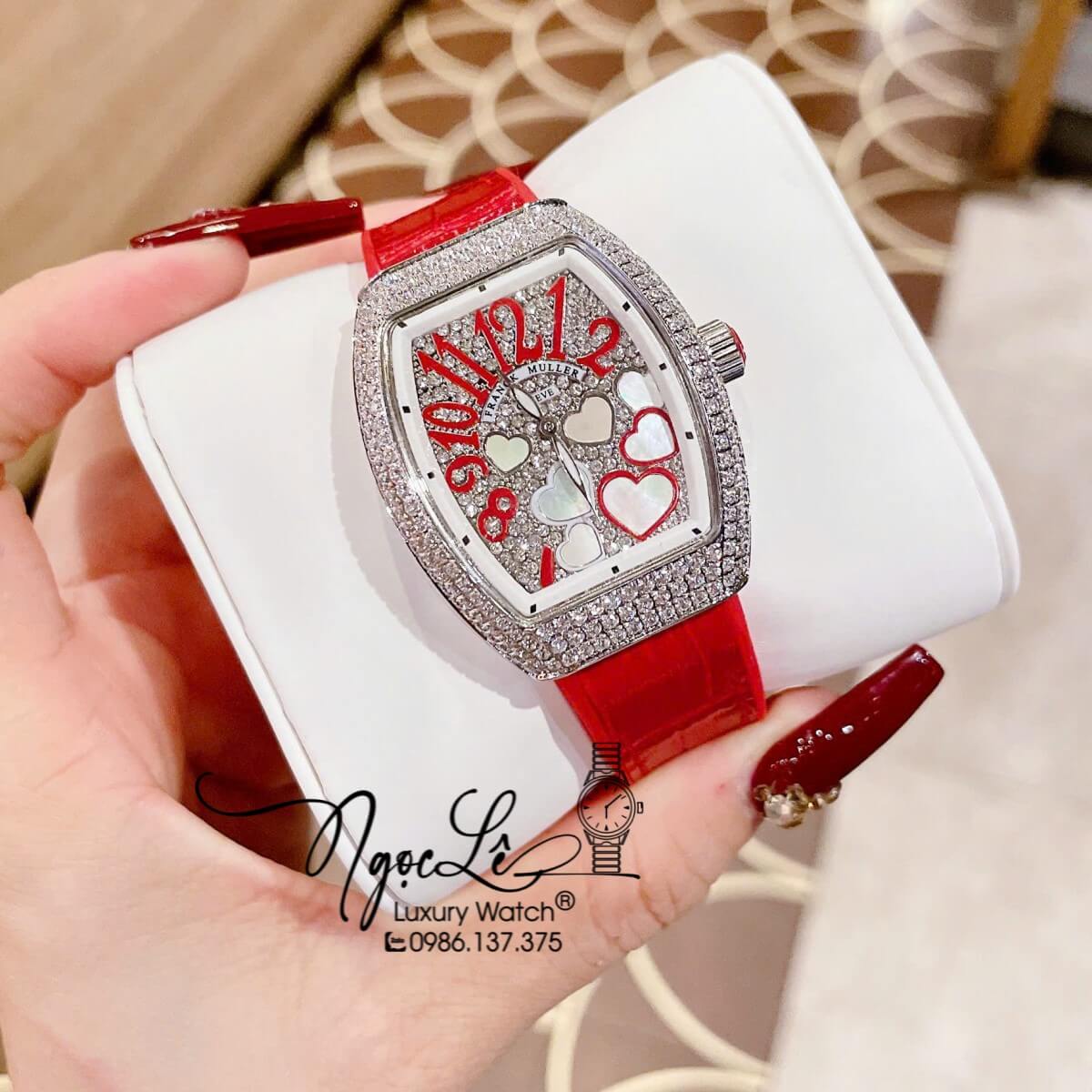 Đồng Hồ Franck Muller Nữ Dây Cao Su Bọc Da Màu Đỏ Đính Đá Mix Trái Tim Size 33mm