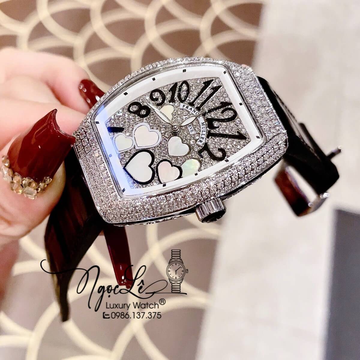 Đồng Hồ Franck Muller Nữ Dây Cao Su Bọc Da Màu Đen Đính Đá Mix Trái Tim Size 33mm
