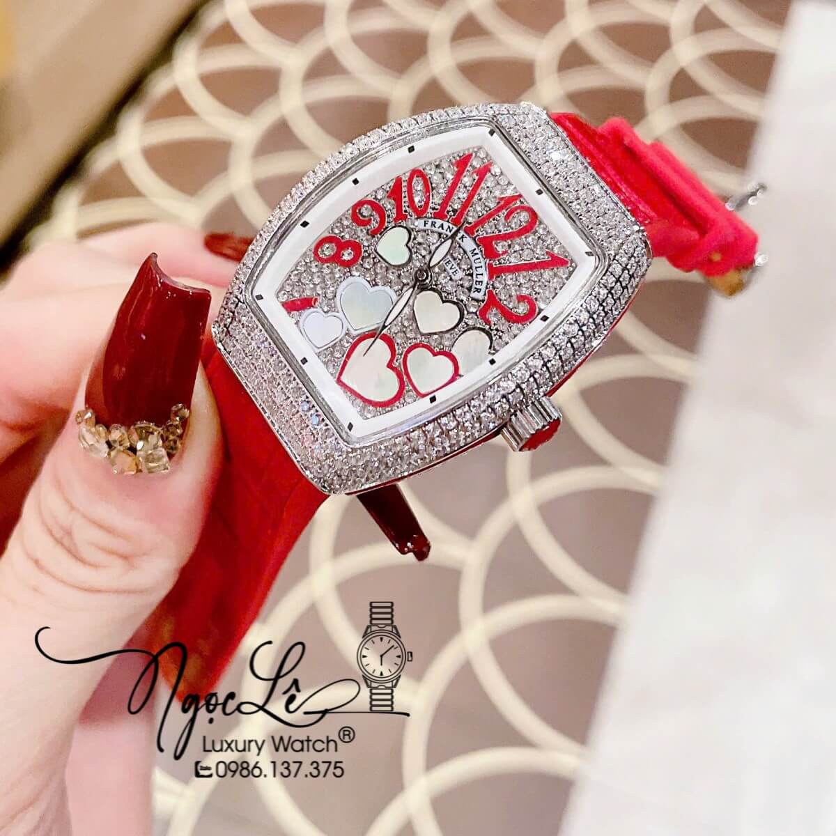 Đồng Hồ Franck Muller Nữ Dây Cao Su Bọc Da Màu Đỏ Đính Đá Mix Trái Tim Size 33mm