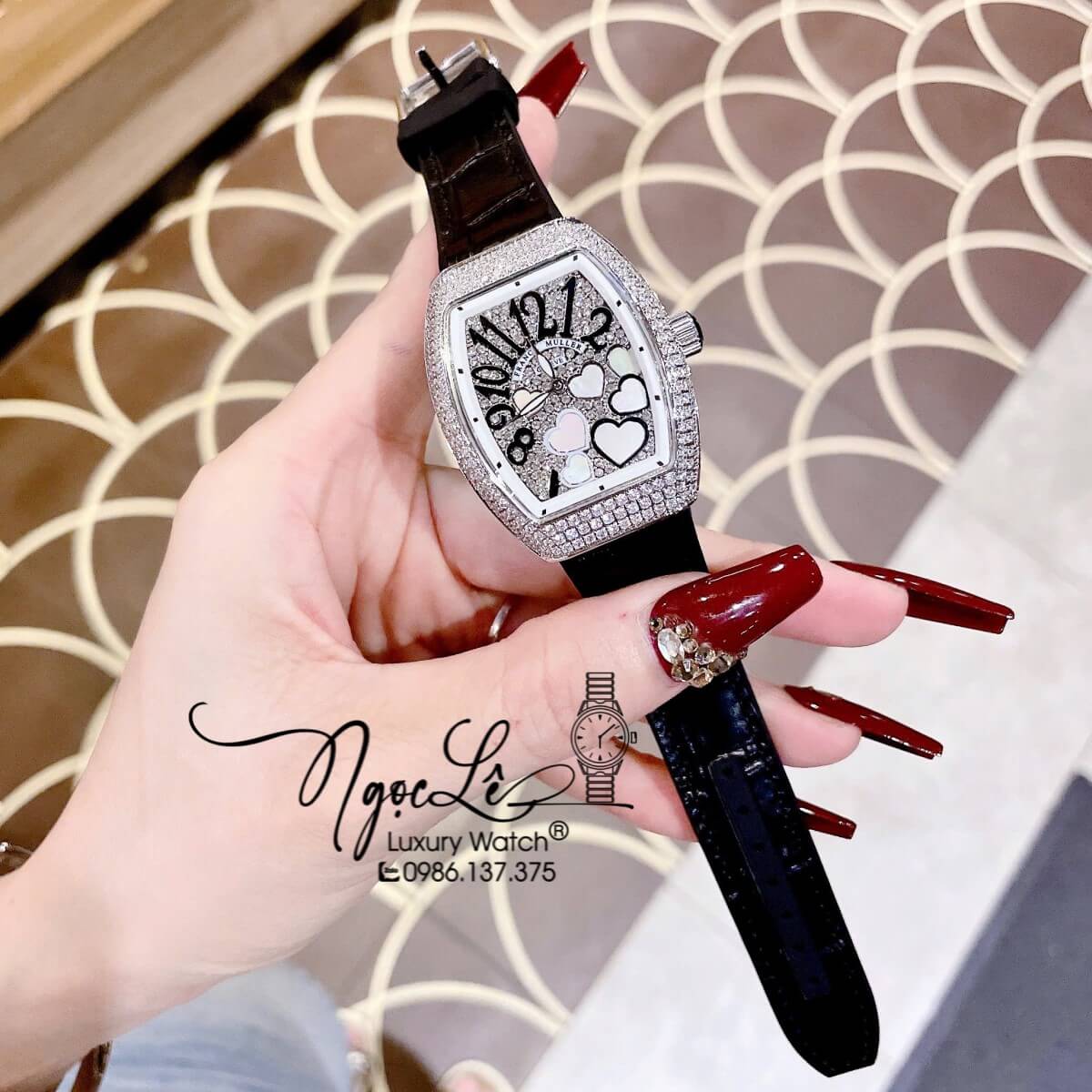 Đồng Hồ Franck Muller Nữ Dây Cao Su Bọc Da Màu Đen Đính Đá Mix Trái Tim Size 33mm