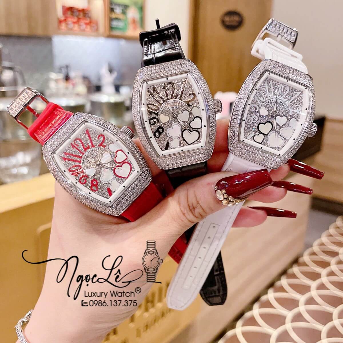 Đồng Hồ Franck Muller Nữ Dây Cao Su Bọc Da Màu Đỏ Đính Đá Mix Trái Tim Size 33mm