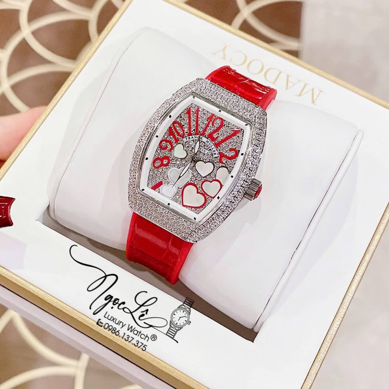 Đồng Hồ Franck Muller Nữ Dây Cao Su Bọc Da Màu Đỏ Đính Đá Mix Trái Tim Size 33mm