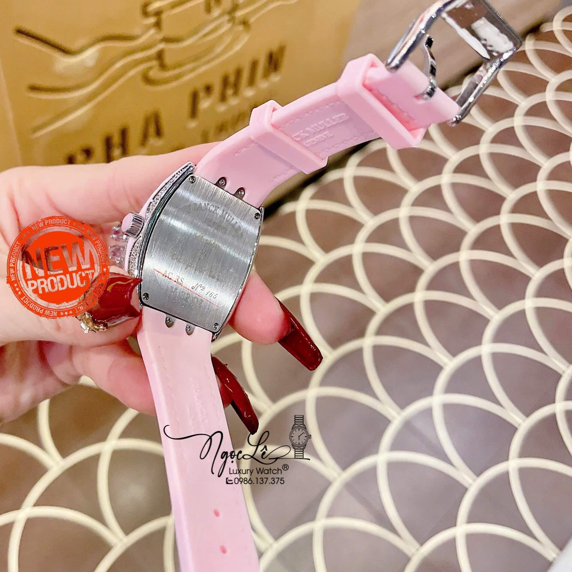 Đồng Hồ Franck Muller Nữ Dây Cao Su Bọc Da Màu Hồng Đính Đá Mix Trái Tim Size 33mm