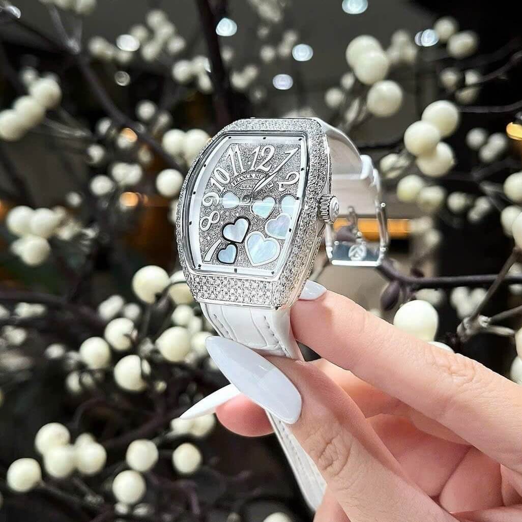Đồng Hồ Franck Muller Nữ Dây Cao Su Bọc Da Màu Trắng Đính Đá Mix Trái Tim Size 33mm