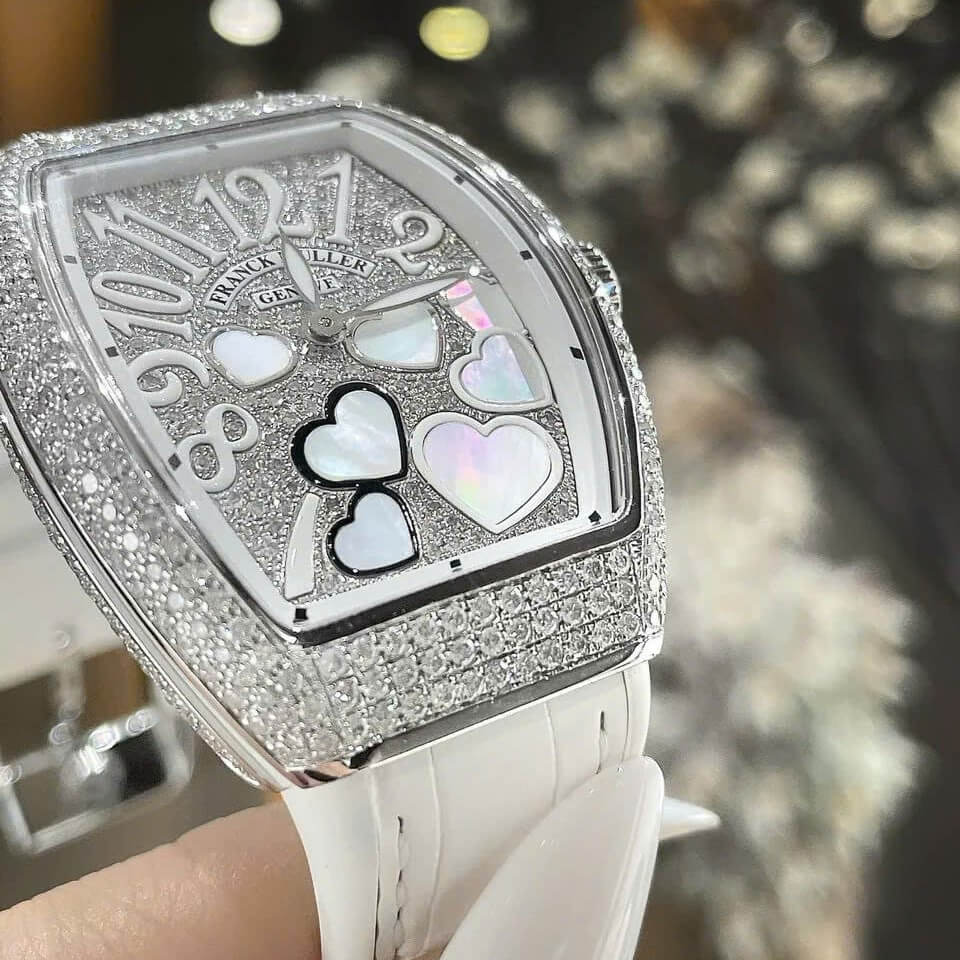 Đồng Hồ Franck Muller Nữ Dây Cao Su Bọc Da Màu Trắng Đính Đá Mix Trái Tim Size 33mm