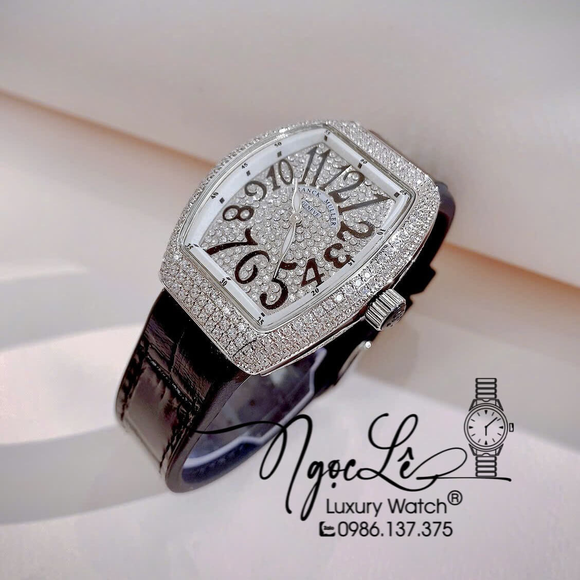 Đồng Hồ Franck Muller V32 Nữ Dây Màu Đen Đính Đá Bạc Size 34mm