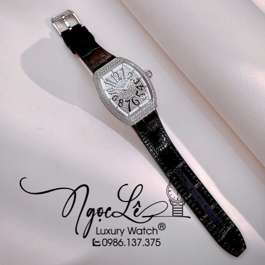 Đồng Hồ Franck Muller V32 Nữ Dây Màu Đen Đính Đá Bạc Size 34mm