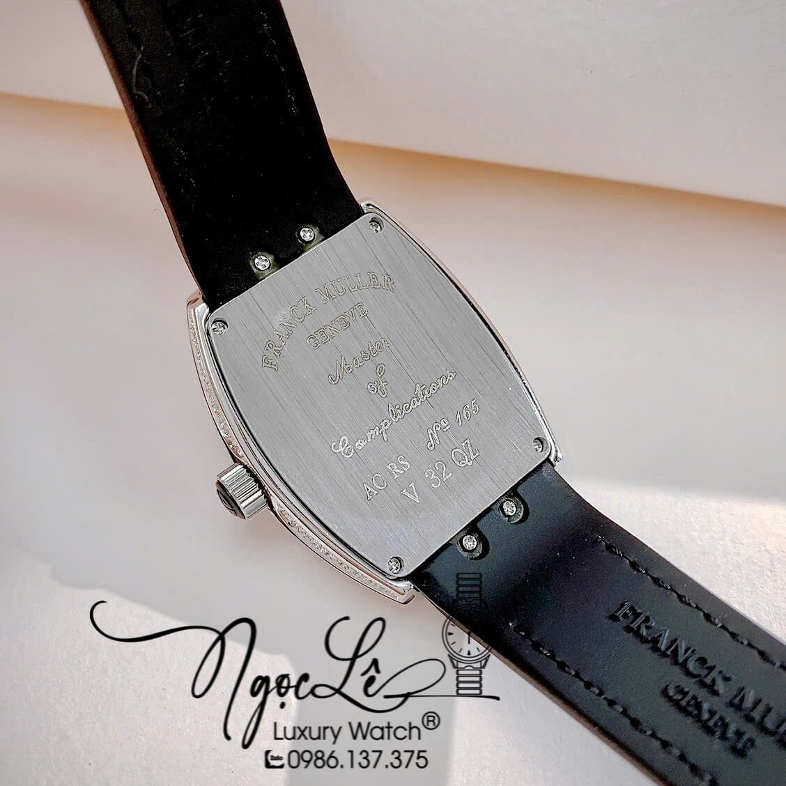 Đồng Hồ Franck Muller V32 Nữ Dây Màu Đen Đính Đá Bạc Size 34mm