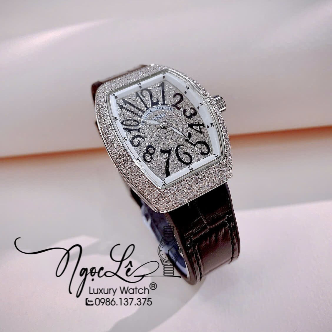 Đồng Hồ Franck Muller V32 Nữ Dây Màu Đen Đính Đá Bạc Size 34mm